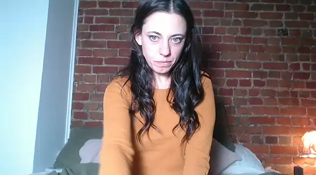 Snapshot of MaeDaybaby chatting on December 9, 2024, 1:40 am MaeDaybaby online show from December 9, 2024, 1:40 am