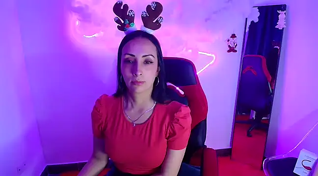 Snapshot of yaralyminjo2 chatting on December 17, 2024, 2:00 pm yaralyminjo2 online show from December 17, 2024, 2:00 pm