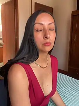 Snapshot of yaralyminjo2 chatting on December 31, 2024, 4:35 pm yaralyminjo2 online show from December 31, 2024, 4:35 pm