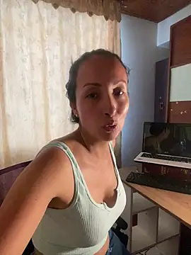 Snapshot of yaralyminjo2 chatting on January 9, 2025, 10:52 pm yaralyminjo2 online show from January 9, 2025, 10:52 pm