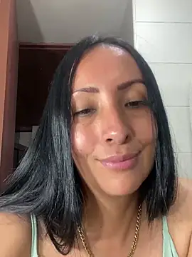 Snapshot of yaralyminjo2 chatting on January 11, 2025, 12:33 am yaralyminjo2 online show from January 11, 2025, 12:33 am