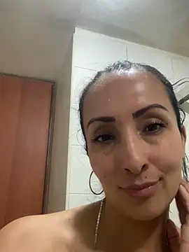 Snapshot of yaralyminjo2 chatting on January 21, 2025, 12:25 am yaralyminjo2 online show from January 21, 2025, 12:25 am