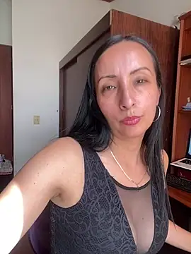 Snapshot of yaralyminjo2 chatting on February 7, 2025, 8:42 pm yaralyminjo2 online show from February 7, 2025, 8:42 pm