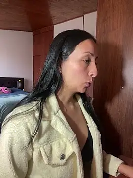 Snapshot of yaralyminjo2 chatting on February 21, 2025, 1:33 pm yaralyminjo2 online show from February 21, 2025, 1:33 pm