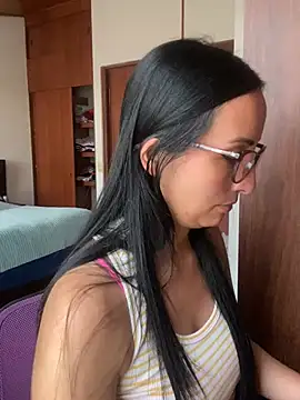 Snapshot of yaralyminjo2 chatting on March 4, 2025, 6:29 pm yaralyminjo2 online show from March 4, 2025, 6:29 pm