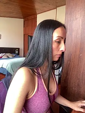 Snapshot of yaralyminjo2 chatting on March 19, 2025, 2:13 pm yaralyminjo2 online show from March 19, 2025, 2:13 pm