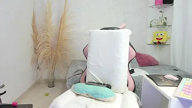 Snapshot of Leslie_browm chatting on November 6, 2025, 11:22 am Leslie browm online show from November 6, 2025, 11:22 am