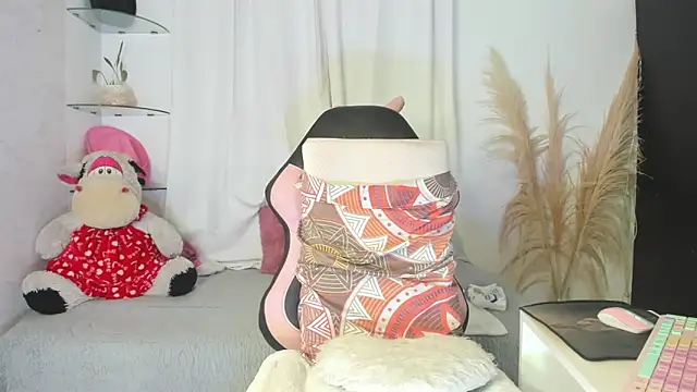 Leslie browm online show from February 6, 2026, 10:29 am