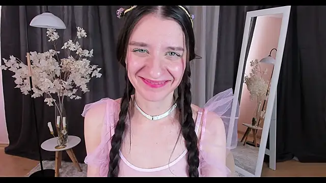 helentasty online show from February 18, 2025, 6:37 am