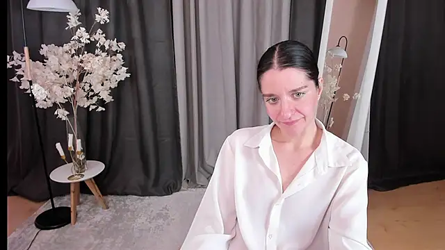 helentasty online show from March 7, 2025, 8:45 am