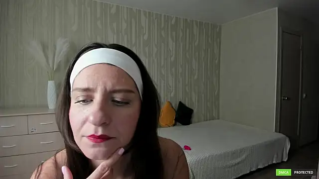 helentasty online show from April 21, 2026, 10:32 am