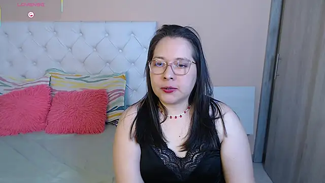 Snapshot of May_Carlier chatting on November 26, 2025, 12:00 am May Carlier online show from November 26, 2025, 12:00 am