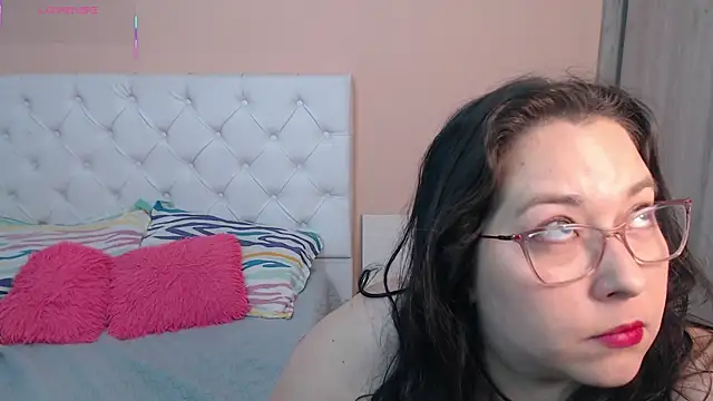 Snapshot of May_Carlier chatting on December 1, 2025, 3:11 am May Carlier online show from December 1, 2025, 3:11 am