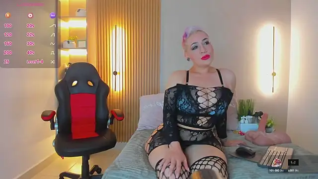 Snapshot of mia_becke chatting on September 13, 2025, 11:43 am mia becke online show from September 13, 2025, 11:43 am