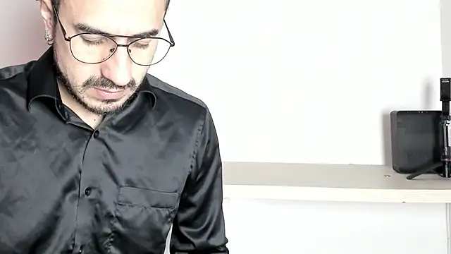 pablo-rincon95 online show from December 31, 2024, 2:03 pm