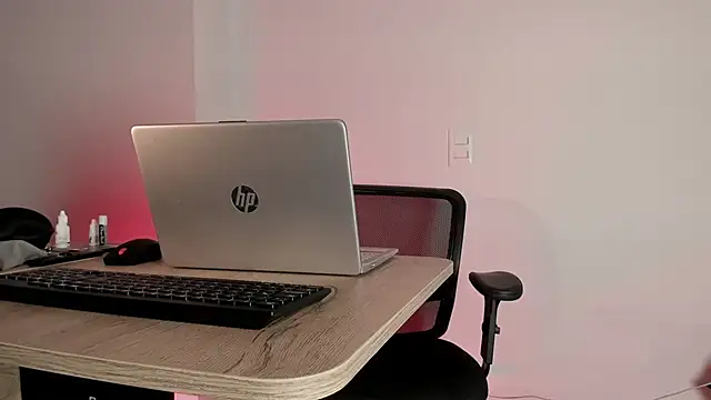 pablo-rincon95 online show from January 21, 2025, 11:24 pm