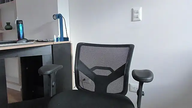 pablo-rincon95 online show from February 11, 2025, 1:41 pm