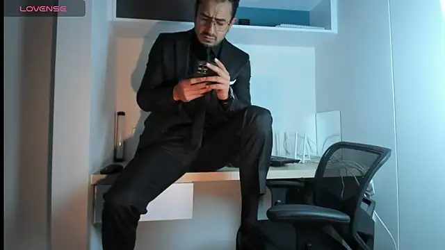 pablo-rincon95 online show from April 9, 2026, 12:43 pm