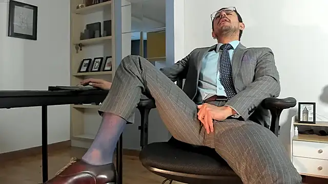 pablo-rincon95 online show from June 17, 2026, 12:07 pm