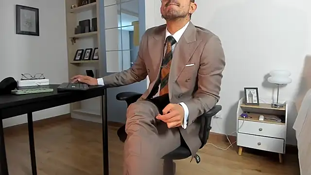 pablo-rincon95 online show from July 4, 2026, 3:18 pm
