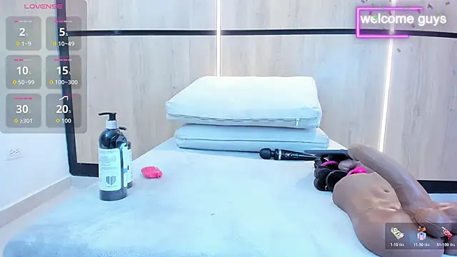 adela chase online show from November 14, 2025, 12:53 am