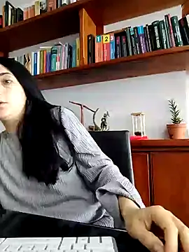 amellie ros online show from December 2, 2024, 4:42 pm