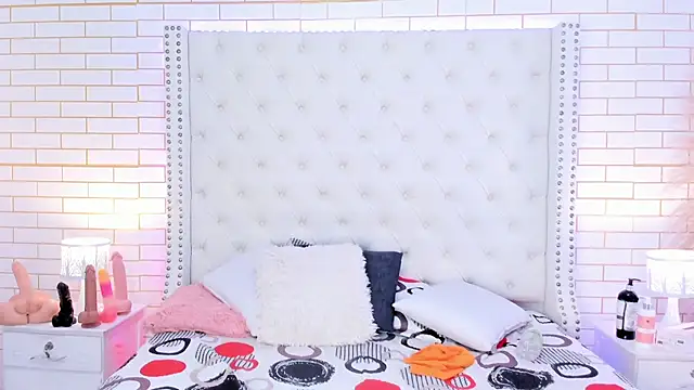 Snapshot of Krystal_cambell1 chatting on February 28, 2026, 8:15 am Krystal cambell1 online show from February 28, 2026, 8:15 am