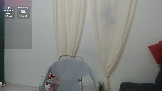 Aranza-Queen online show from November 12, 2025, 12:38 pm