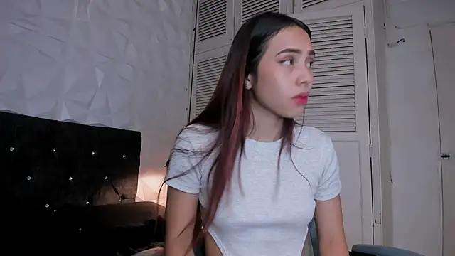 Emma dl2 online show from March 3, 2025, 8:11 pm