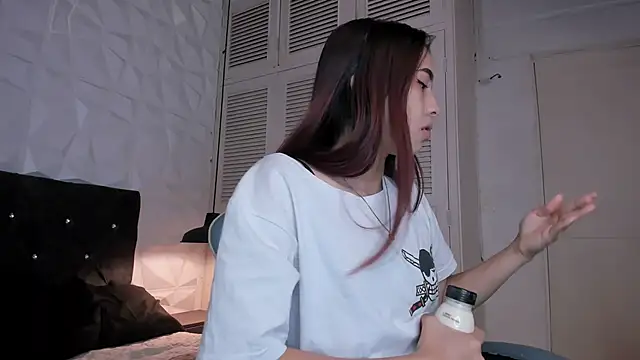 Emma dl2 online show from March 7, 2025, 5:06 pm