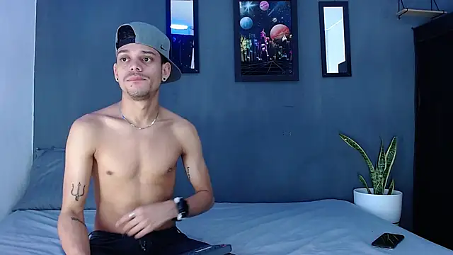 Snapshot of Friendsofeverything_ chatting on December 10, 2024, 2:28 pm Friendsofeverything online show from December 10, 2024, 2:28 pm