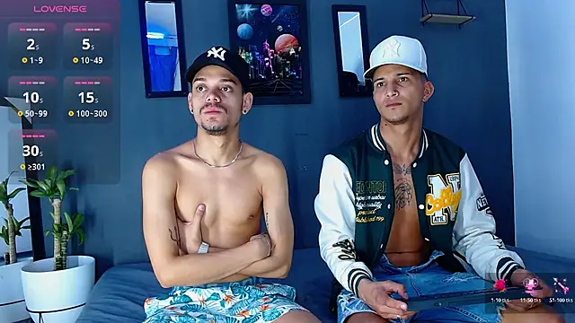 Snapshot of Friendsofeverything_ chatting on December 21, 2024, 12:49 pm Friendsofeverything online show from December 21, 2024, 12:49 pm