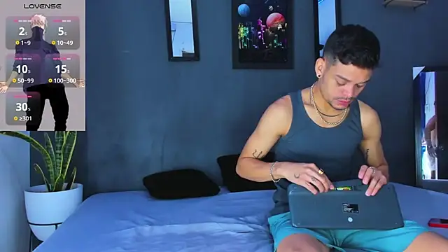 Snapshot of Friendsofeverything_ chatting on February 19, 2025, 12:00 pm Friendsofeverything online show from February 19, 2025, 12:00 pm