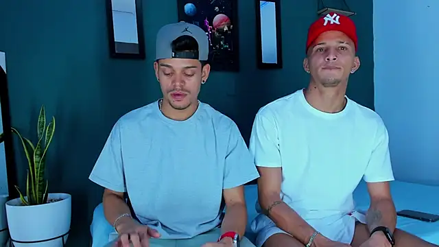 Snapshot of Friendsofeverything_ chatting on March 2, 2025, 11:20 pm Friendsofeverything online show from March 2, 2025, 11:20 pm