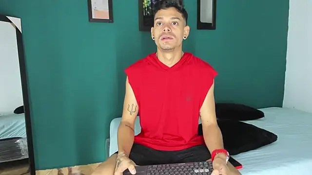 Snapshot of Friendsofeverything_ chatting on March 6, 2025, 1:14 pm Friendsofeverything online show from March 6, 2025, 1:14 pm