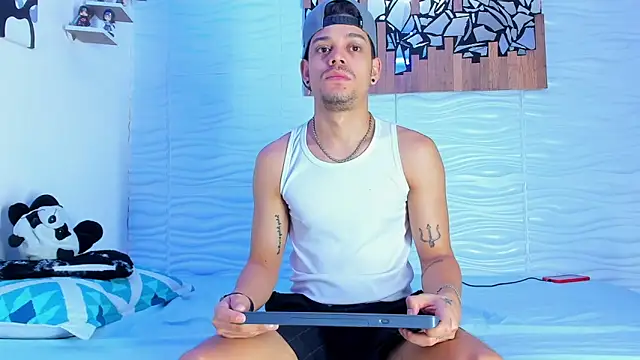 Snapshot of Friendsofeverything_ chatting on September 9, 2025, 1:10 pm Friendsofeverything online show from September 9, 2025, 1:10 pm