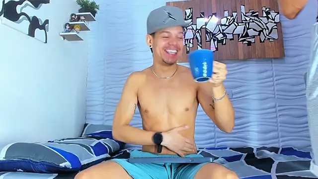 Snapshot of Friendsofeverything_ chatting on September 24, 2025, 1:36 pm Friendsofeverything online show from September 24, 2025, 1:36 pm