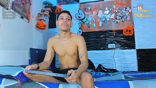 Snapshot of Friendsofeverything_ chatting on October 22, 2025, 12:49 pm Friendsofeverything online show from October 22, 2025, 12:49 pm