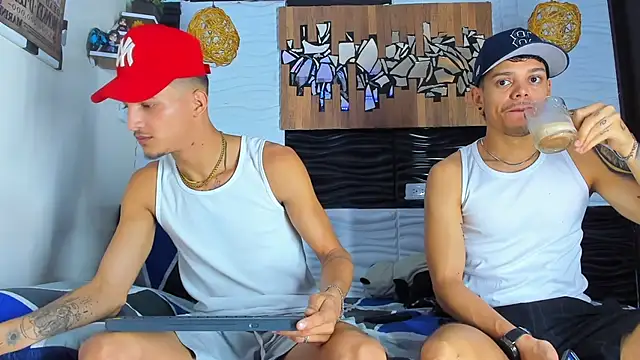 Snapshot of Friendsofeverything_ chatting on November 27, 2025, 2:52 pm Friendsofeverything online show from November 27, 2025, 2:52 pm