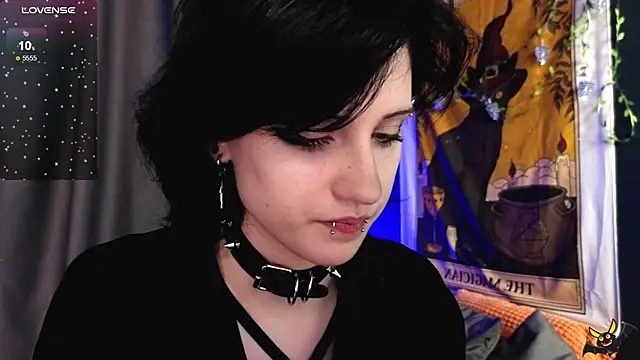 dark vamp  online show from December 16, 2024, 3:19 am
