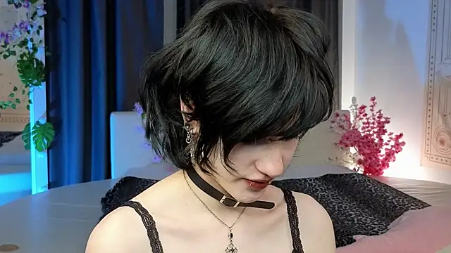 dark vamp  online show from March 1, 2025, 6:32 pm