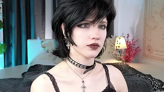 dark vamp  online show from March 3, 2025, 2:59 pm