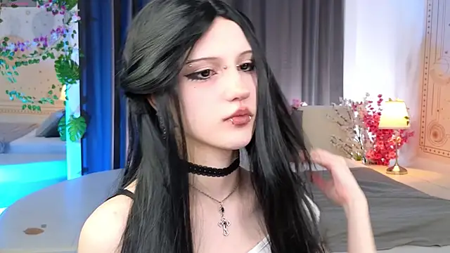 dark vamp  online show from March 4, 2025, 1:17 pm