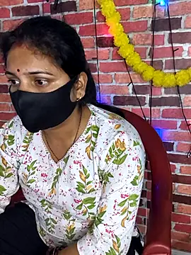 PeaCoooock online show from April 3, 2026, 4:38 pm