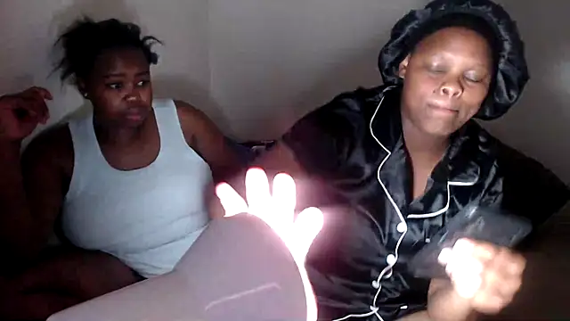 FoxyFataleX online show from September 12, 2025, 9:37 pm