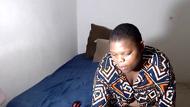 FoxyFataleX online show from October 8, 2025, 8:39 pm
