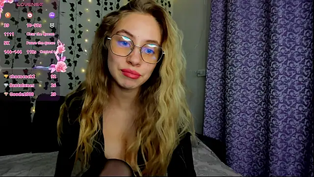 Kitty Katrine online show from December 26, 2024, 6:33 pm