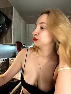 Kitty Katrine online show from October 20, 2025, 4:07 pm