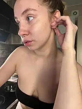 Kitty Katrine online show from February 13, 2026, 6:15 pm