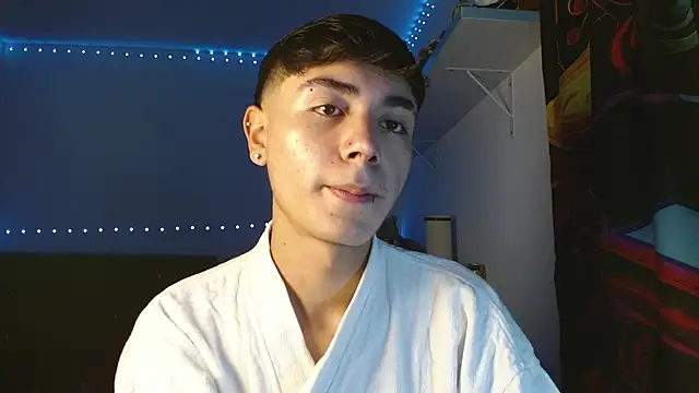 Snapshot of Im_juanda chatting on December 6, 2024, 3:33 pm Im juanda online show from December 6, 2024, 3:33 pm